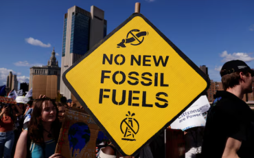 UN passes climate change motion after Marshall Islands drops fossil fuels focus